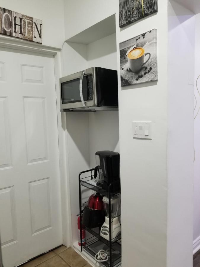 Cozy And Unique Getaway Apartment Hamilton Exterior photo